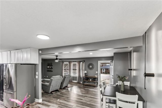 1207 N Atherton Road, Independence, MO 64056