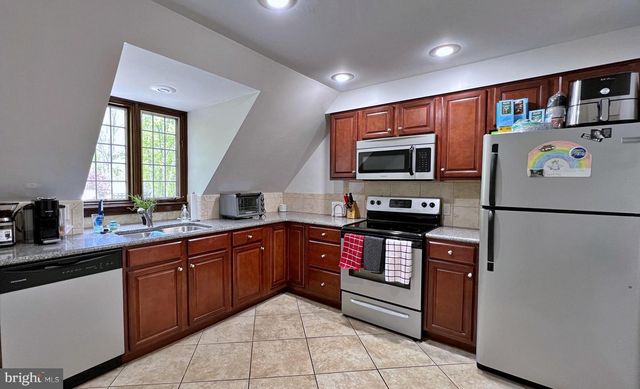 80 SCHOOL HOUSE RD, Lancaster, PA 17603