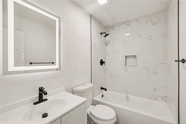 606 E Welston Avenue, Olathe, KS 66061