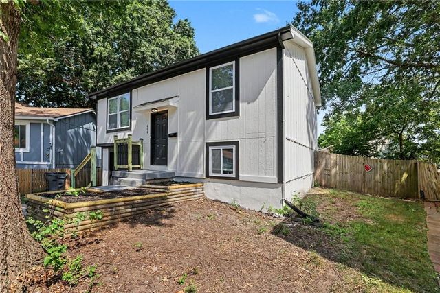 606 E Welston Avenue, Olathe, KS 66061