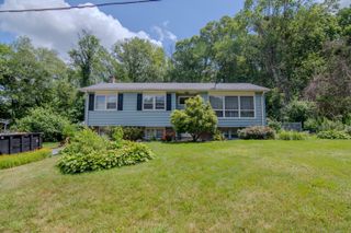 26 Hillside View, Killingly, CT 06239