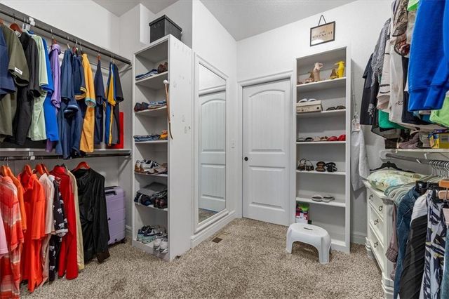 1209 Dunvegan Lane, Raymore, MO 64083