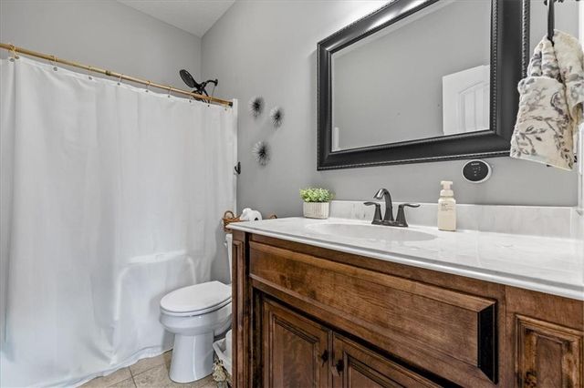 1209 Dunvegan Lane, Raymore, MO 64083