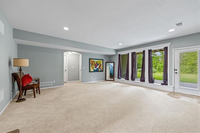 1209 Dunvegan Lane, Raymore, MO 64083