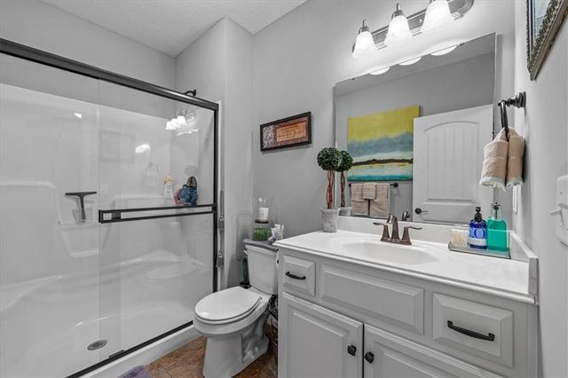 1209 Dunvegan Lane, Raymore, MO 64083