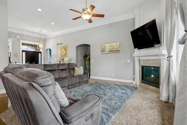 1209 Dunvegan Lane, Raymore, MO 64083