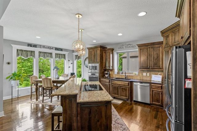 1209 Dunvegan Lane, Raymore, MO 64083