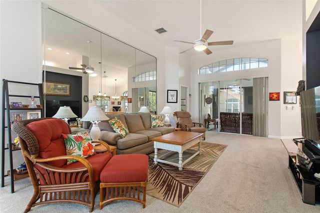 215 FITZGERALD LN, Davenport, FL 33837