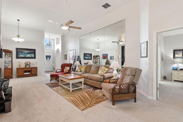 215 FITZGERALD LN, Davenport, FL 33837