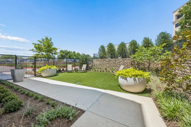 5270 Town & Country Boulevard 22, Frisco, TX 75034