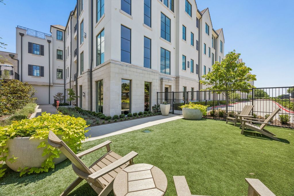 5270 Town & Country Boulevard 22, Frisco, TX 75034