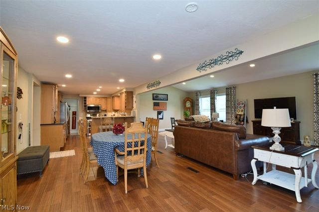 17615 Indian Hills Drive, Chagrin Falls, OH 44023