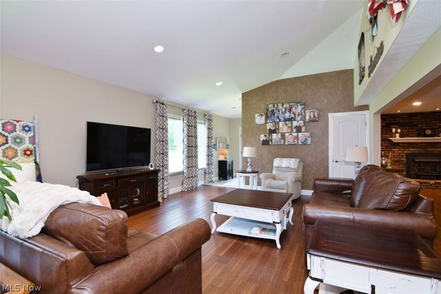 17615 Indian Hills Drive, Chagrin Falls, OH 44023