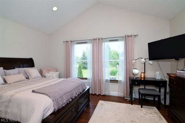 17615 Indian Hills Drive, Chagrin Falls, OH 44023