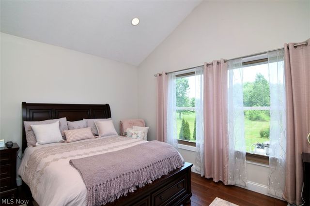 17615 Indian Hills Drive, Chagrin Falls, OH 44023