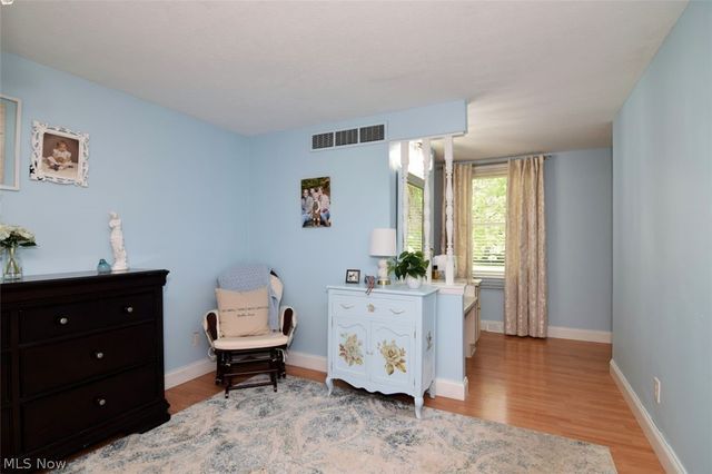 17615 Indian Hills Drive, Chagrin Falls, OH 44023