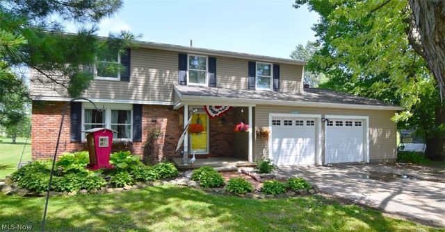 17615 Indian Hills Drive, Chagrin Falls, OH 44023