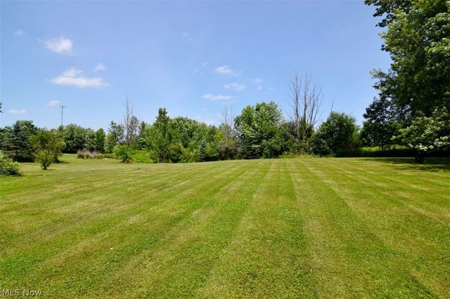 17615 Indian Hills Drive, Chagrin Falls, OH 44023