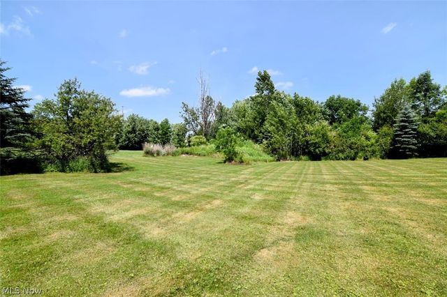 17615 Indian Hills Drive, Chagrin Falls, OH 44023