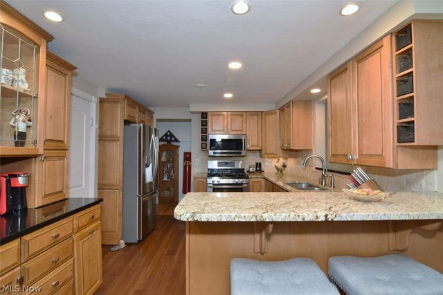 17615 Indian Hills Drive, Chagrin Falls, OH 44023