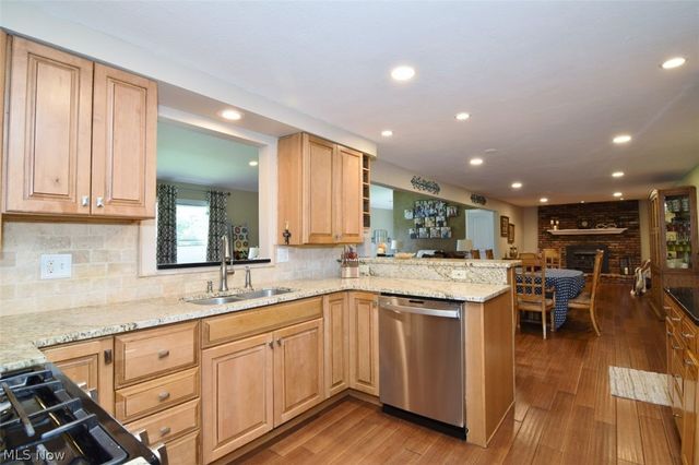 17615 Indian Hills Drive, Chagrin Falls, OH 44023
