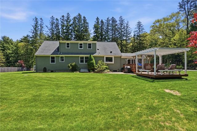 712 East Road Road, Scituate, RI 02857