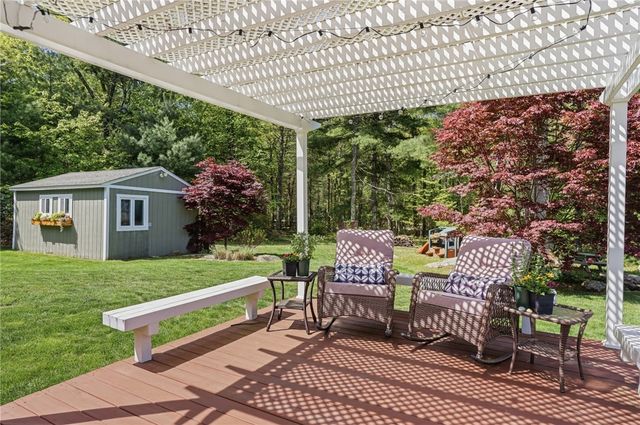 712 East Road Road, Scituate, RI 02857
