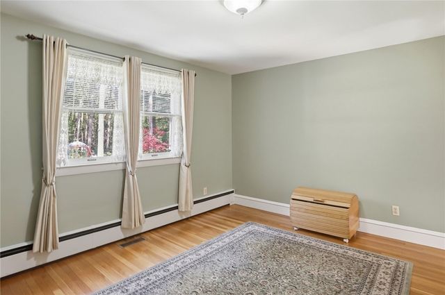 712 East Road Road, Scituate, RI 02857