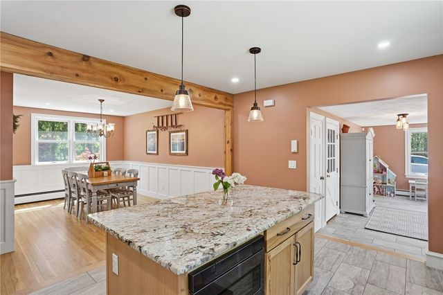 712 East Road Road, Scituate, RI 02857