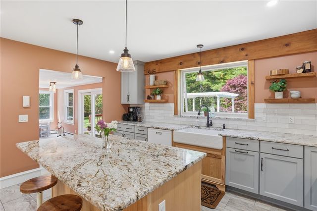 712 East Road Road, Scituate, RI 02857