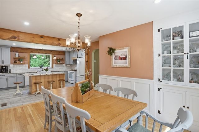712 East Road Road, Scituate, RI 02857