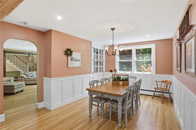 712 East Road Road, Scituate, RI 02857