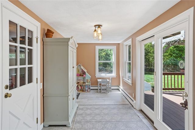 712 East Road Road, Scituate, RI 02857