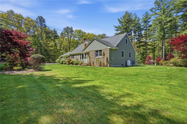 712 East Road Road, Scituate, RI 02857