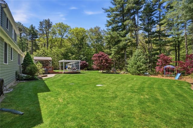 712 East Road Road, Scituate, RI 02857