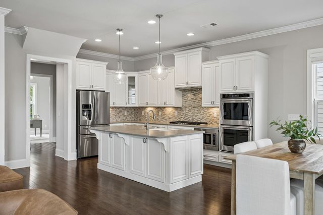 9560 Dresden Sq, Brentwood, TN 37027