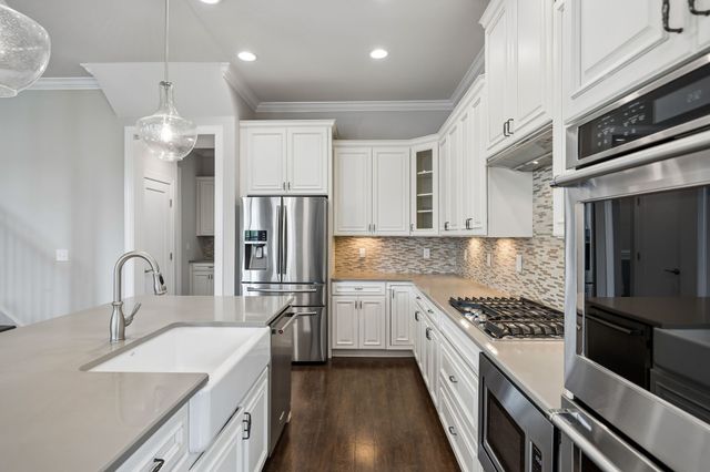 9560 Dresden Sq, Brentwood, TN 37027