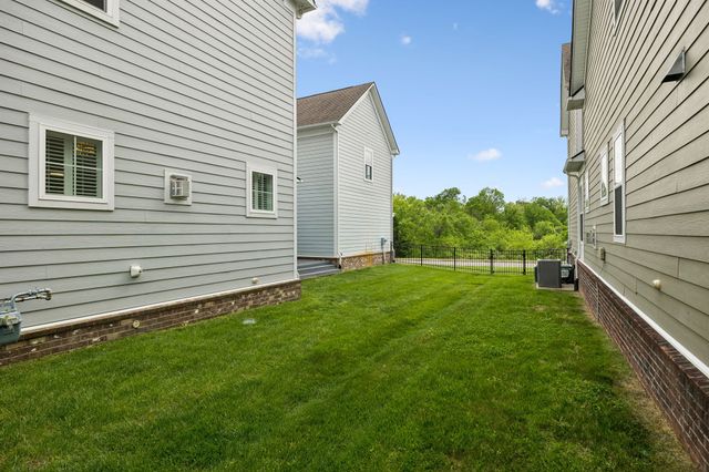 9560 Dresden Sq, Brentwood, TN 37027