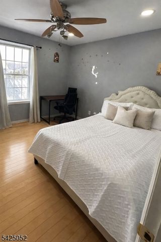 6 Ives Ct, Monroe Twp., NJ 08831