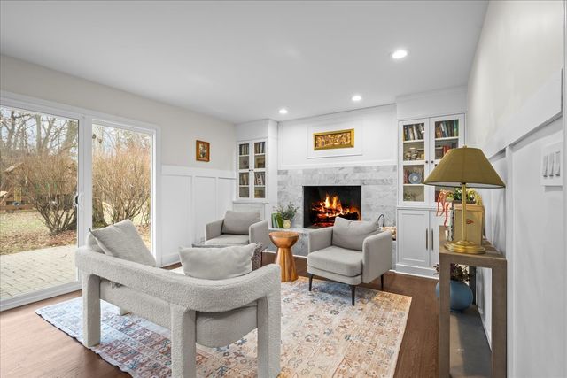 520 Standish Drive, Deerfield, IL 60015