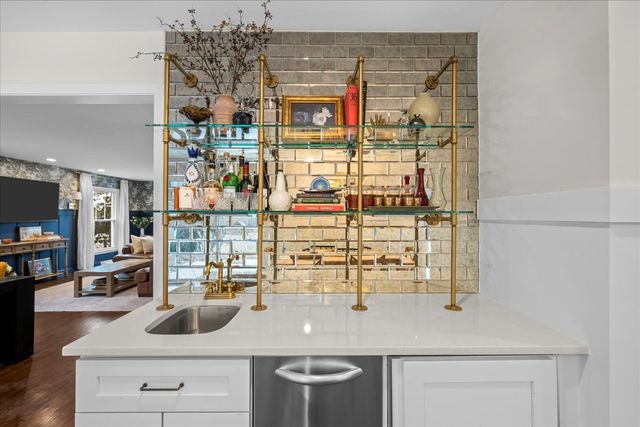 520 Standish Drive, Deerfield, IL 60015