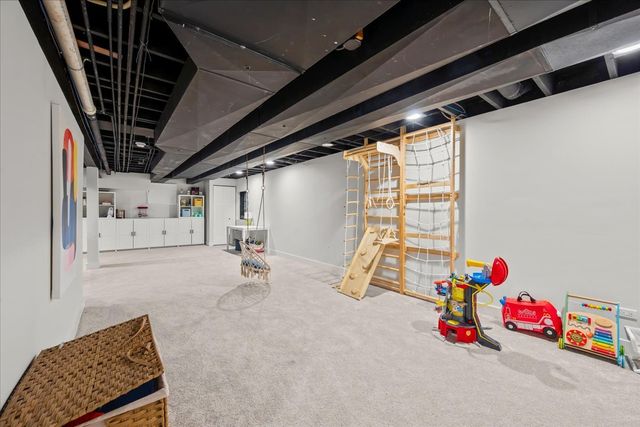 520 Standish Drive, Deerfield, IL 60015