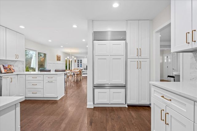 520 Standish Drive, Deerfield, IL 60015