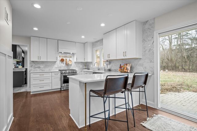 520 Standish Drive, Deerfield, IL 60015