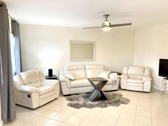 2880 Lake Osborne Drive 205, Lake Worth Beach, FL 33461