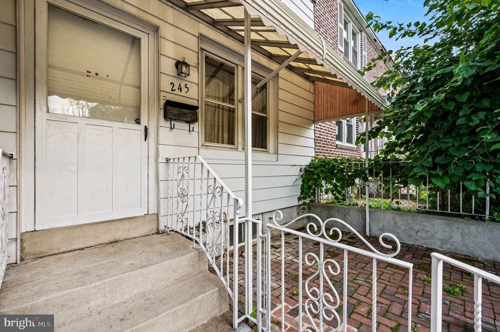 245 W 21ST ST, Chester, PA 19013