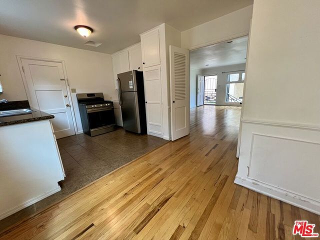 1345 Masselin Avenue, Los Angeles, CA 90019