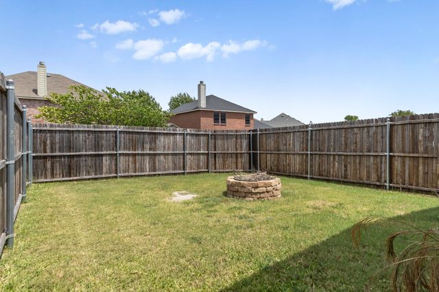 2508 Glen Hollow Drive, Lancaster, TX 75134