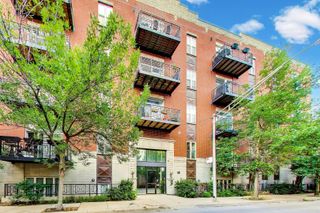2342 W Bloomingdale Avenue 401, Chicago, IL 60647