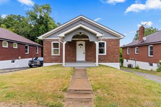 8705 Kendale Drive, St Louis, MO 63121